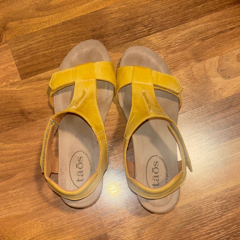 Taos Footwear Yellow Sandals | Size 7.5